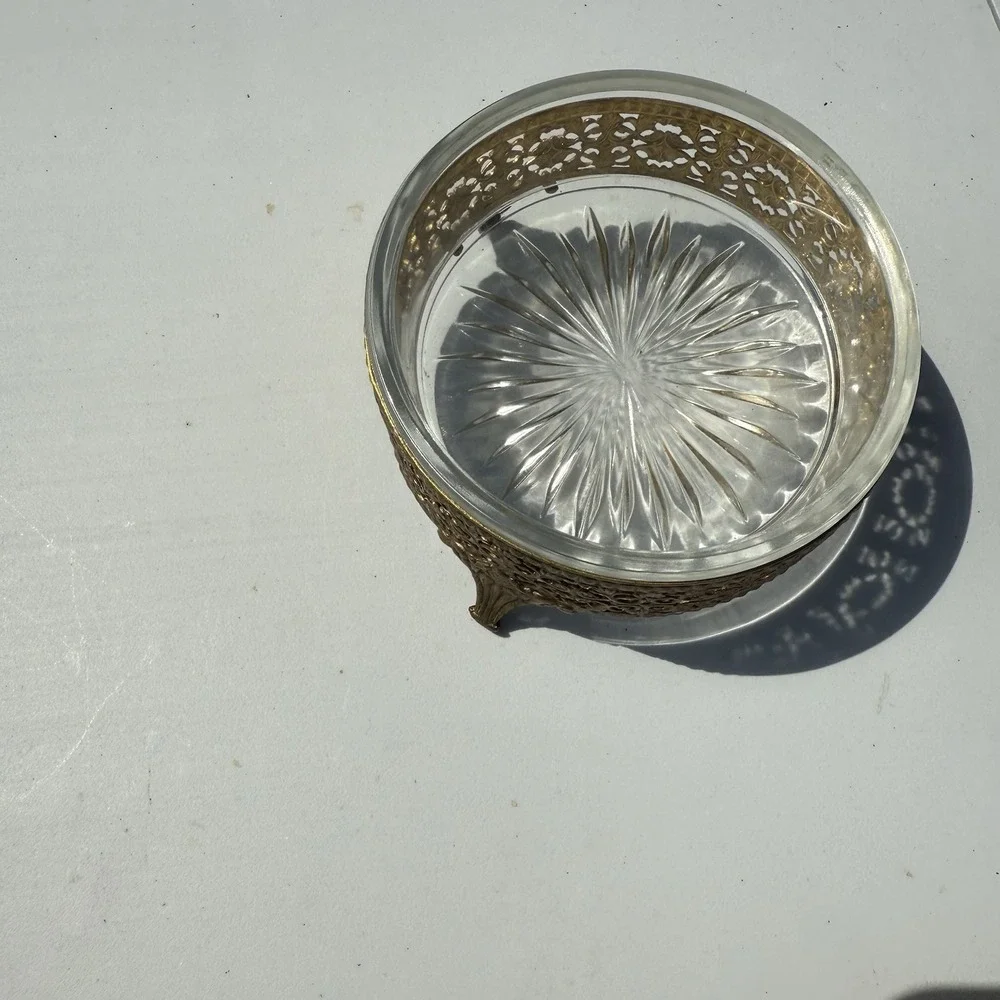 vintage Hollywood Regency style gold metal filigree jewelry box Removable Mirror